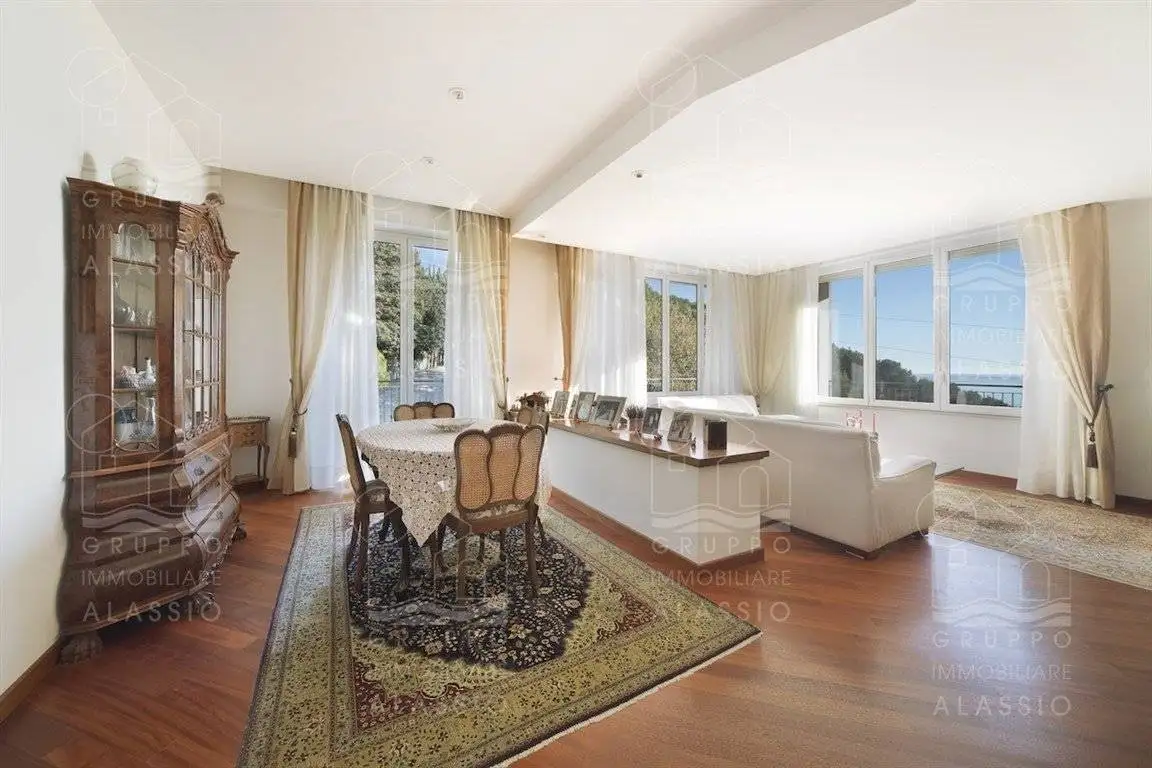 Villa in vendita a Alassio