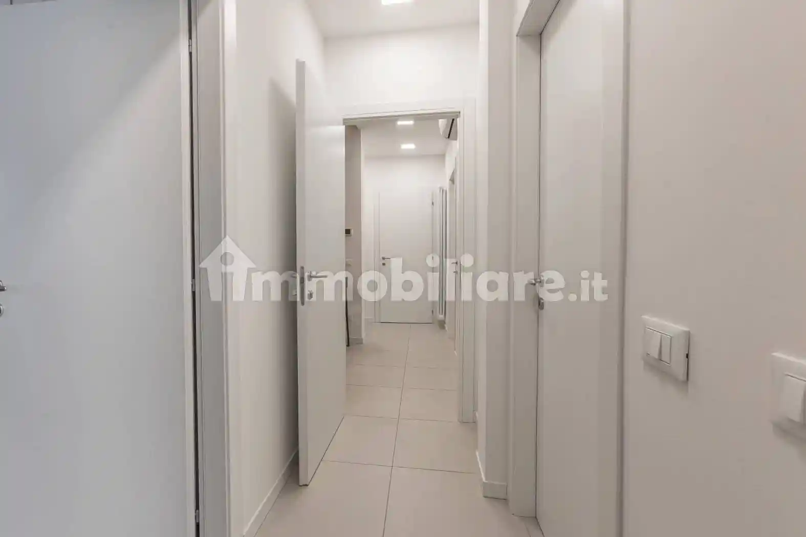 Quadrilocale via Antonio Oliosi 9, San Massimo - Croce Bianca, Verona - foto 4