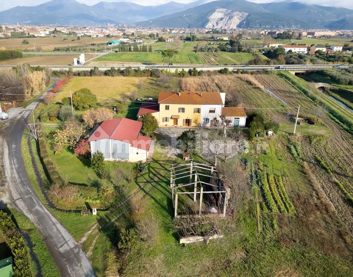 Rustico - Casale in vendita a Cascina