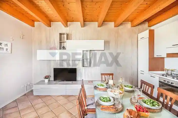 Trilocale Cantina Ca Maiol  loc. Molino 1, Rivoltella, Desenzano del Garda - foto 2