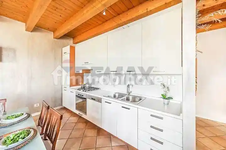 Trilocale Cantina Ca Maiol  loc. Molino 1, Rivoltella, Desenzano del Garda - foto 3