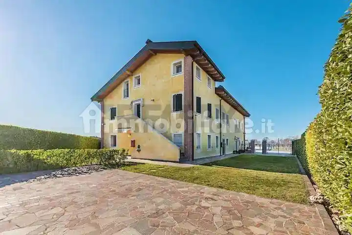 Trilocale Cantina Ca Maiol  loc. Molino 1, Rivoltella, Desenzano del Garda - foto 4