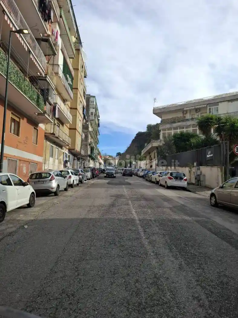 Trilocale da ristrutturare, primo piano, Ponti Rossi, Napoli - foto 3