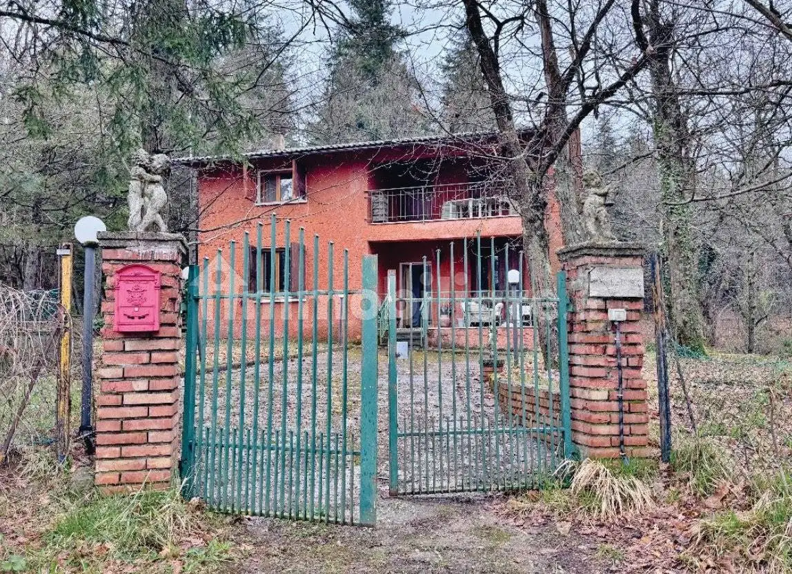 Villa in asta a San Benedetto Val di Sambro