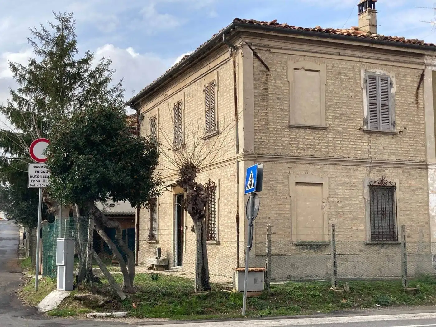 Casa indipendente in vendita a Fano