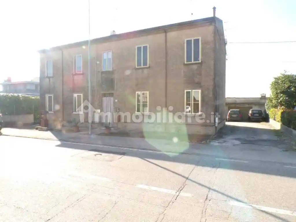 Quadrilocale via Ariosto 112, Masi San Giacomo, Masi Torello - foto 2