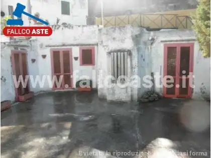 Appartamento in asta a Ponza