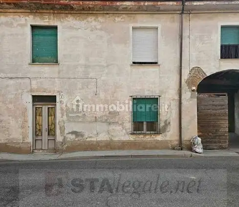 Casa indipendente in asta a Pescarolo ed Uniti