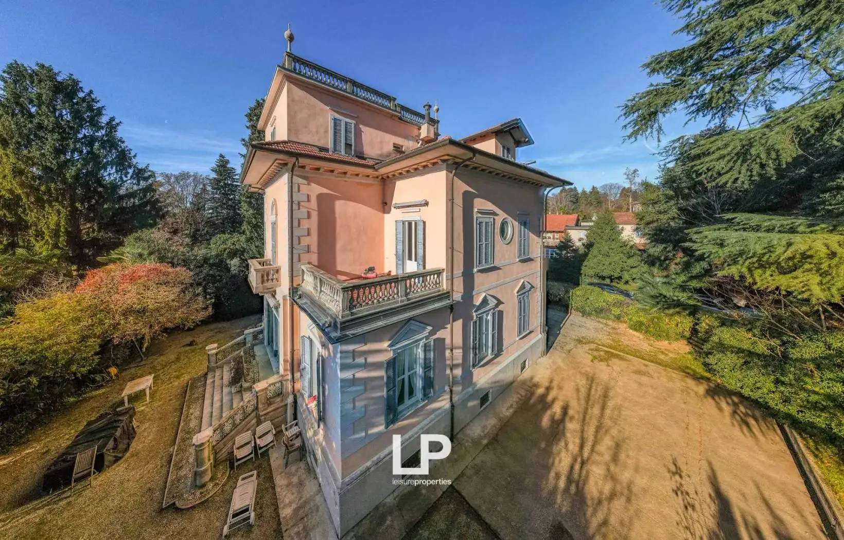 Villa in vendita a Varese