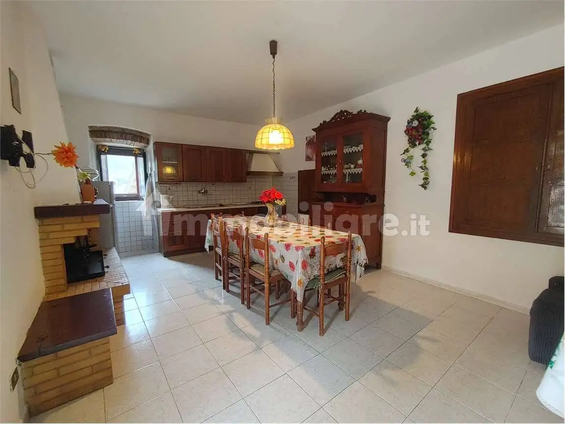 Casa indipendente in vendita a Spoleto