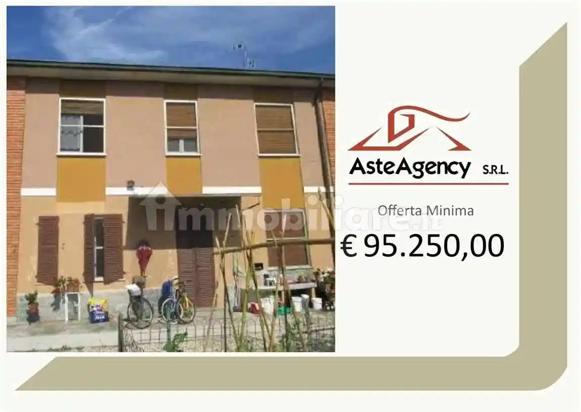 Villa in vendita a Pieve del Cairo