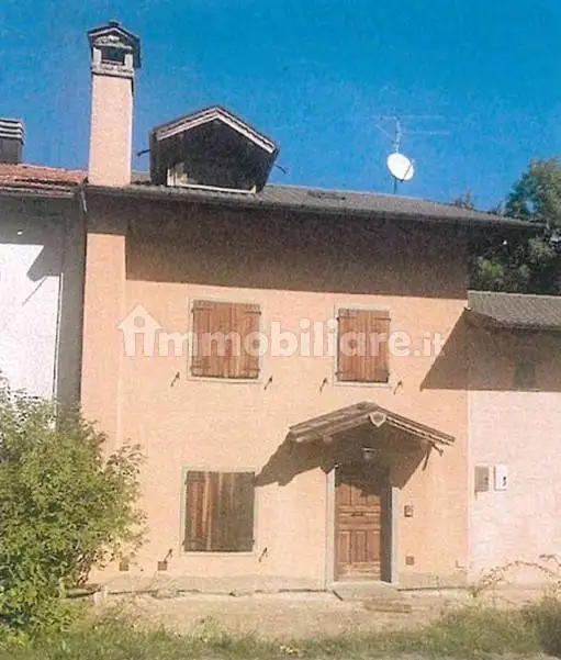 Casa indipendente in asta a Pievepelago
