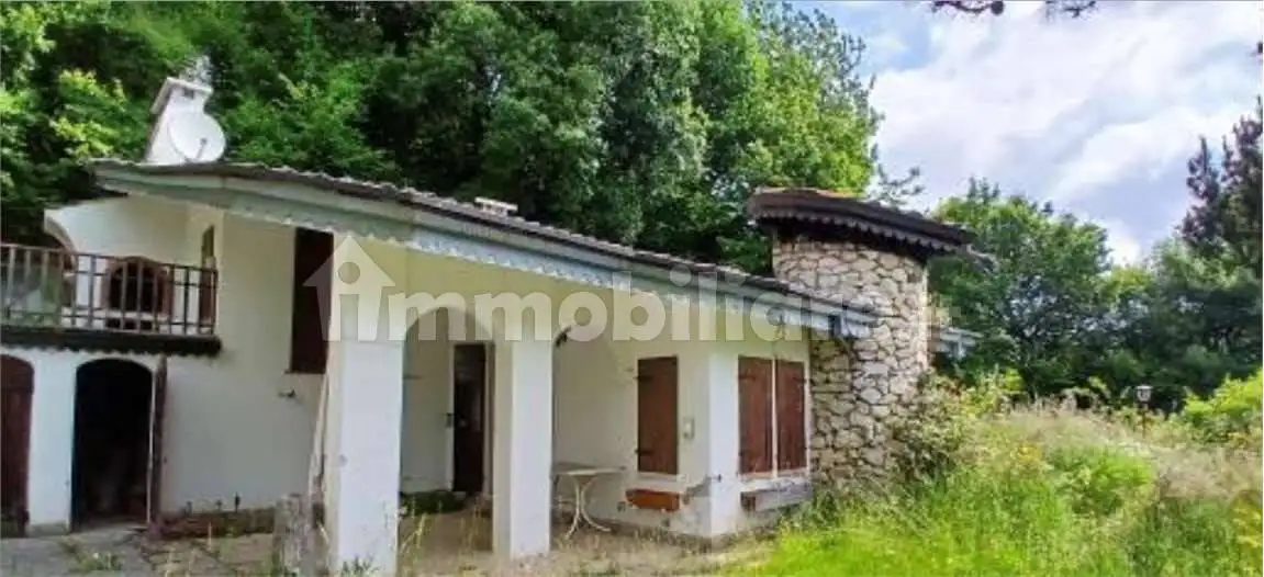 Villa in asta a Ferrara di Monte Baldo