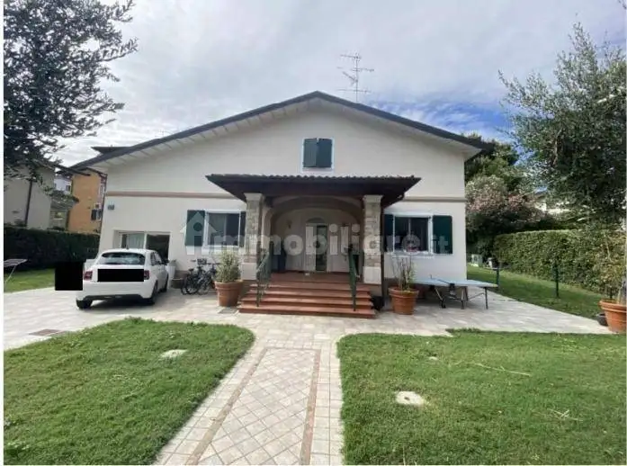 Villa in asta a Desenzano del Garda