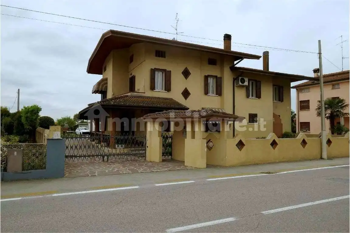 Casa indipendente in asta a Prata di Pordenone
