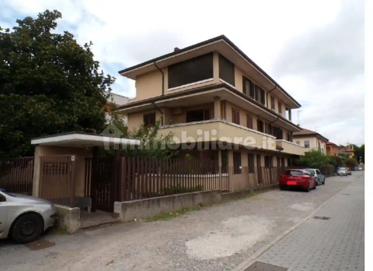 Appartamento all'asta Cesare Battisti, Rho - foto 2