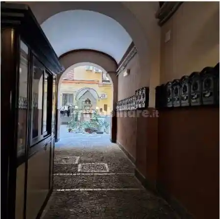 Appartamento all'asta via Sant'Attanasio, Napoli - foto 3