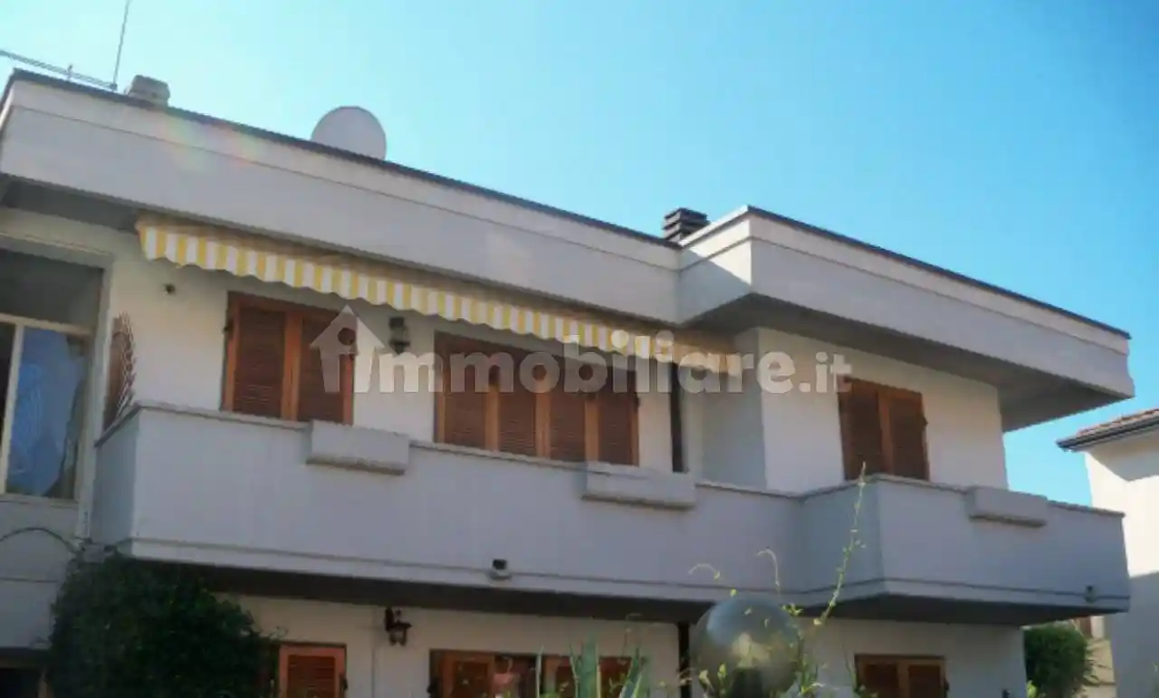 Appartamento all'asta viale Stazione, Massa - foto 2