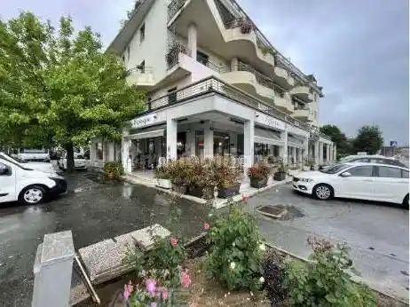 Appartamento all'asta via G. Garibaldi, Massa - foto 2