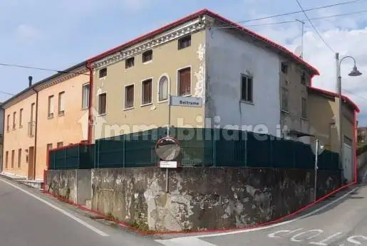 Casa indipendente in asta a Pianezze
