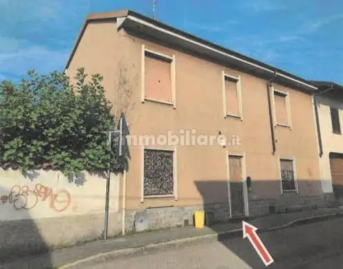 Casa indipendente in asta a Cerro Maggiore