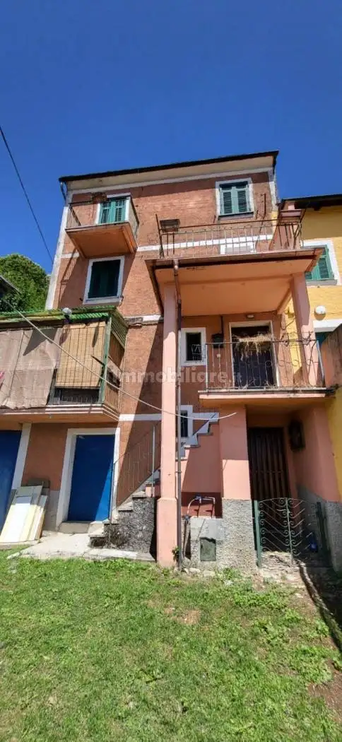 Casa indipendente in vendita a Montebruno