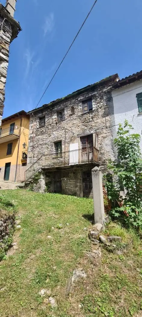 Casa indipendente in vendita a Rezzoaglio