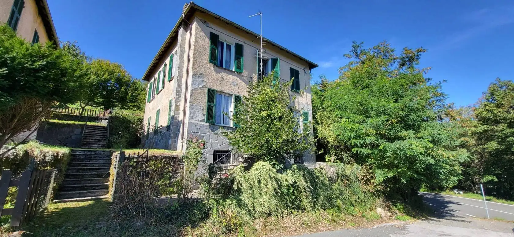 Casa indipendente in vendita a Rezzoaglio