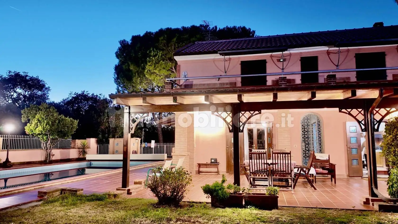 Villa in vendita a Montemarciano