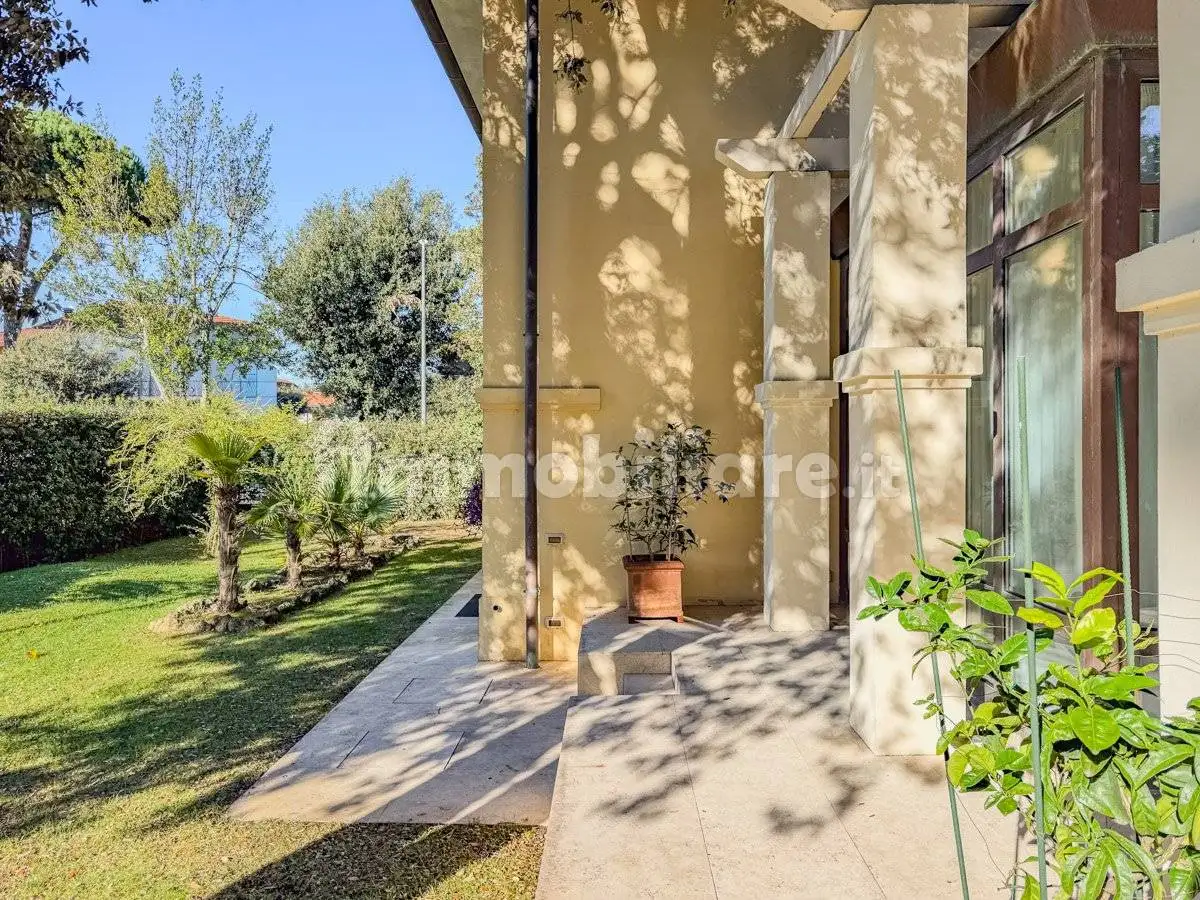 Villa in vendita a Camaiore