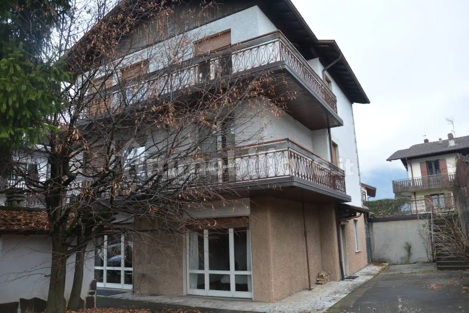 Casa indipendente in vendita a Selvino