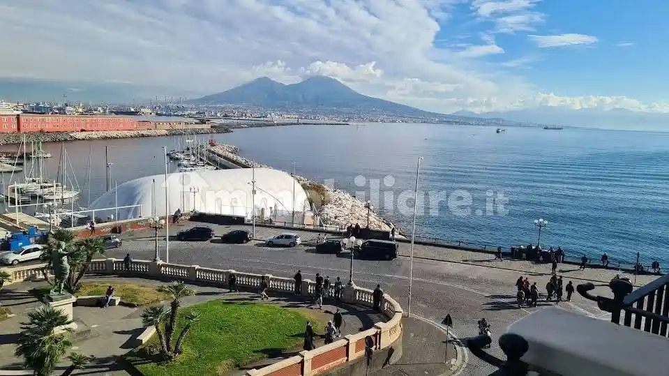 Appartamento in affitto a Napoli