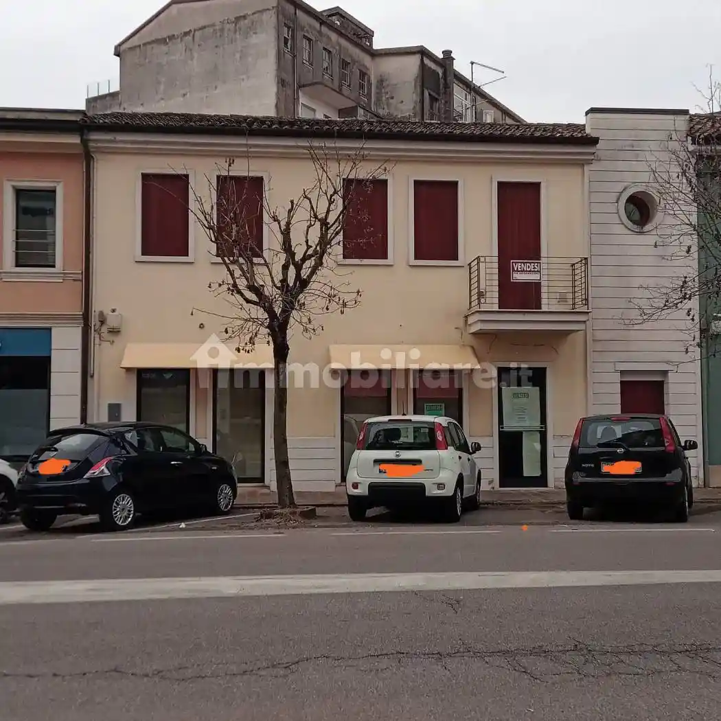 Palazzo - Edificio in vendita a Legnago