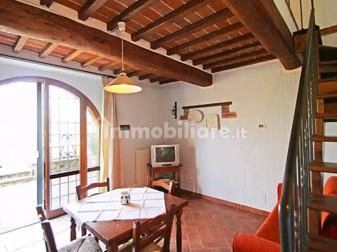 Appartamento in affitto a Bucine