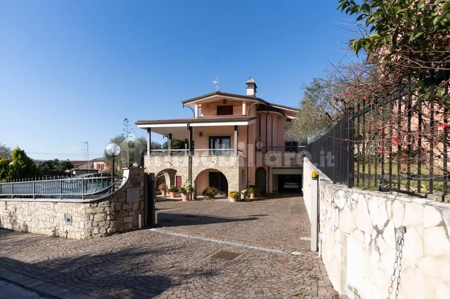 Casa indipendente in vendita a Carrara