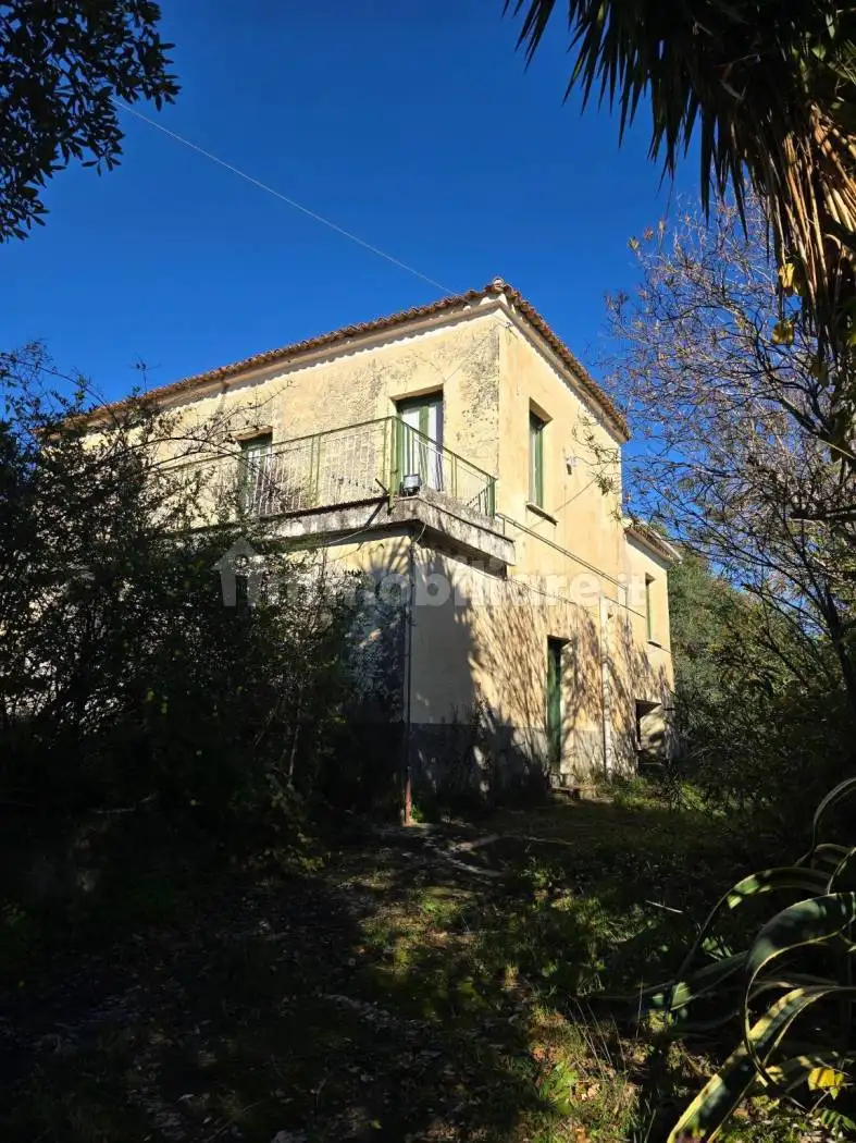 Rustico - Casale in vendita a Casal Velino