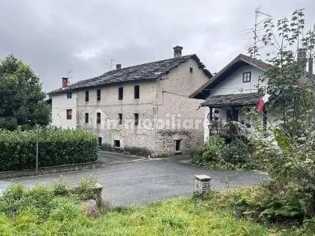 Casa indipendente in asta a Valchiusa