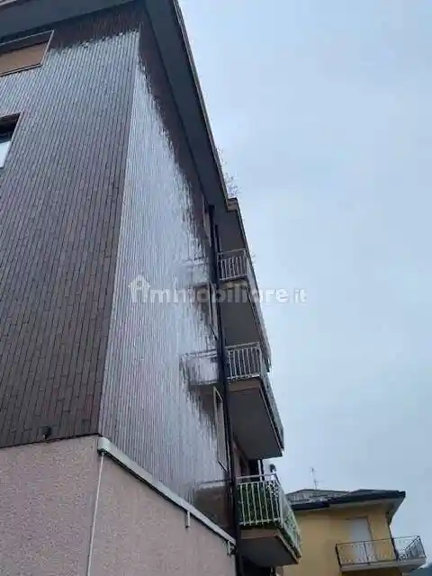 Trilocale buono stato, secondo piano, Lipomo - foto 2