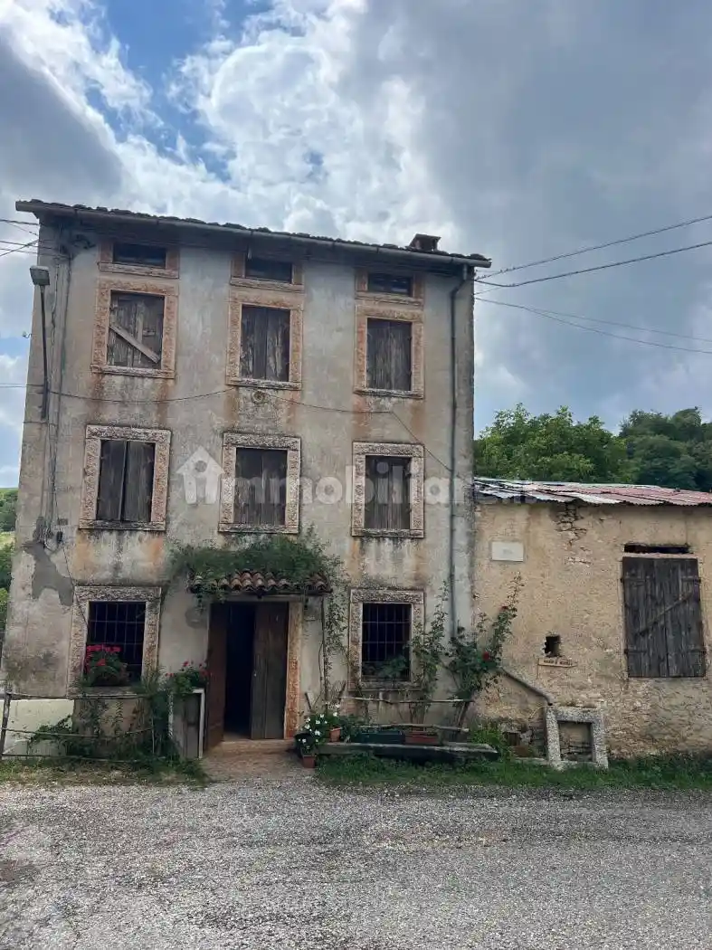 Rustico - Casale in vendita a Cerro Veronese