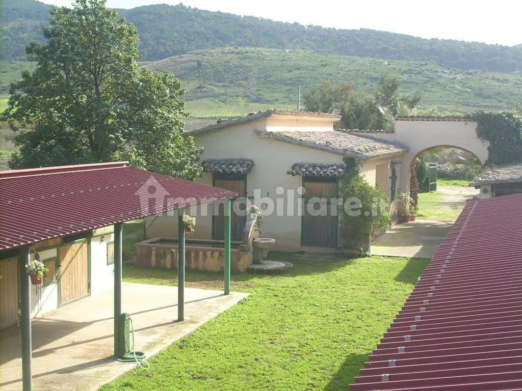 Rustico - Casale in vendita a Sambuca di Sicilia