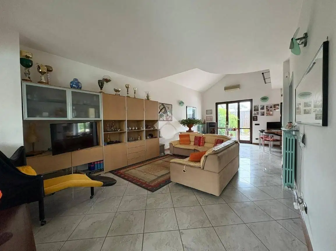 Villa in vendita a Mornico al Serio