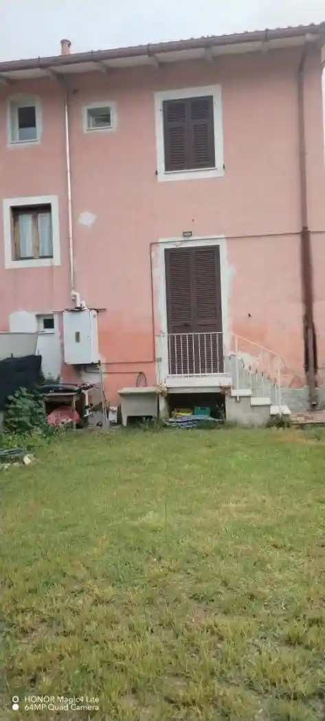 Casa indipendente in vendita a Massa