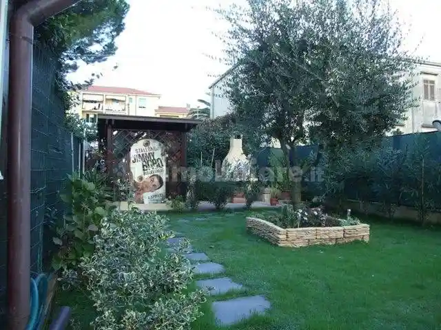 Villetta a schiera in vendita a Massa