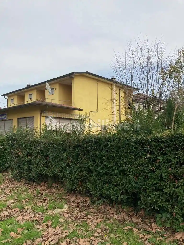 Palazzo - Edificio in vendita a Massa