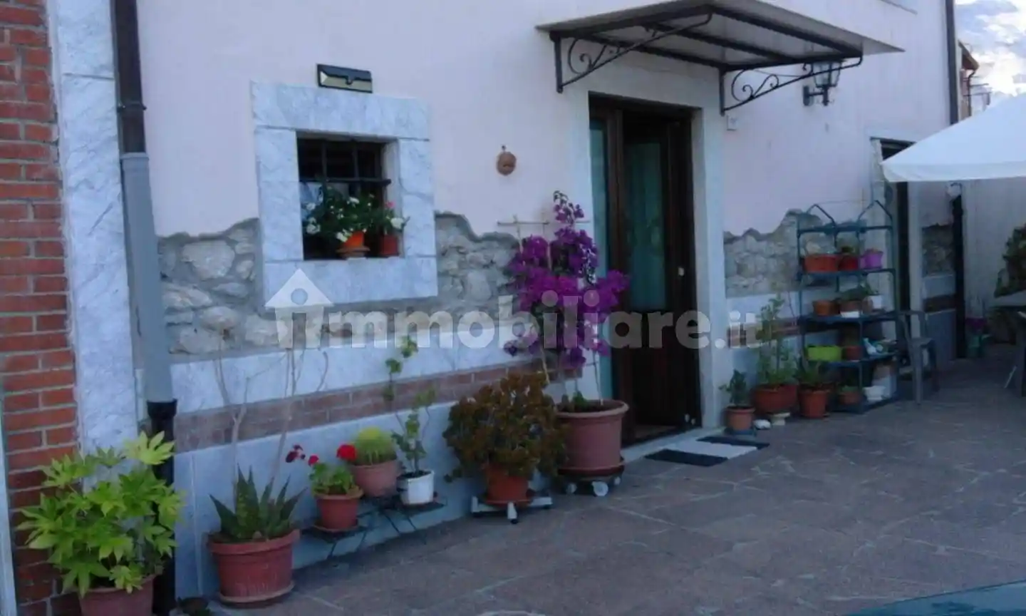 Casa indipendente in vendita a Carrara