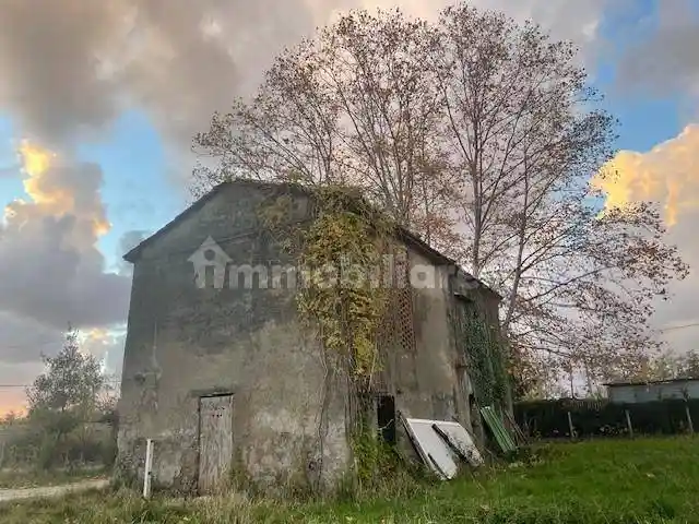 Casa indipendente in vendita a Massa