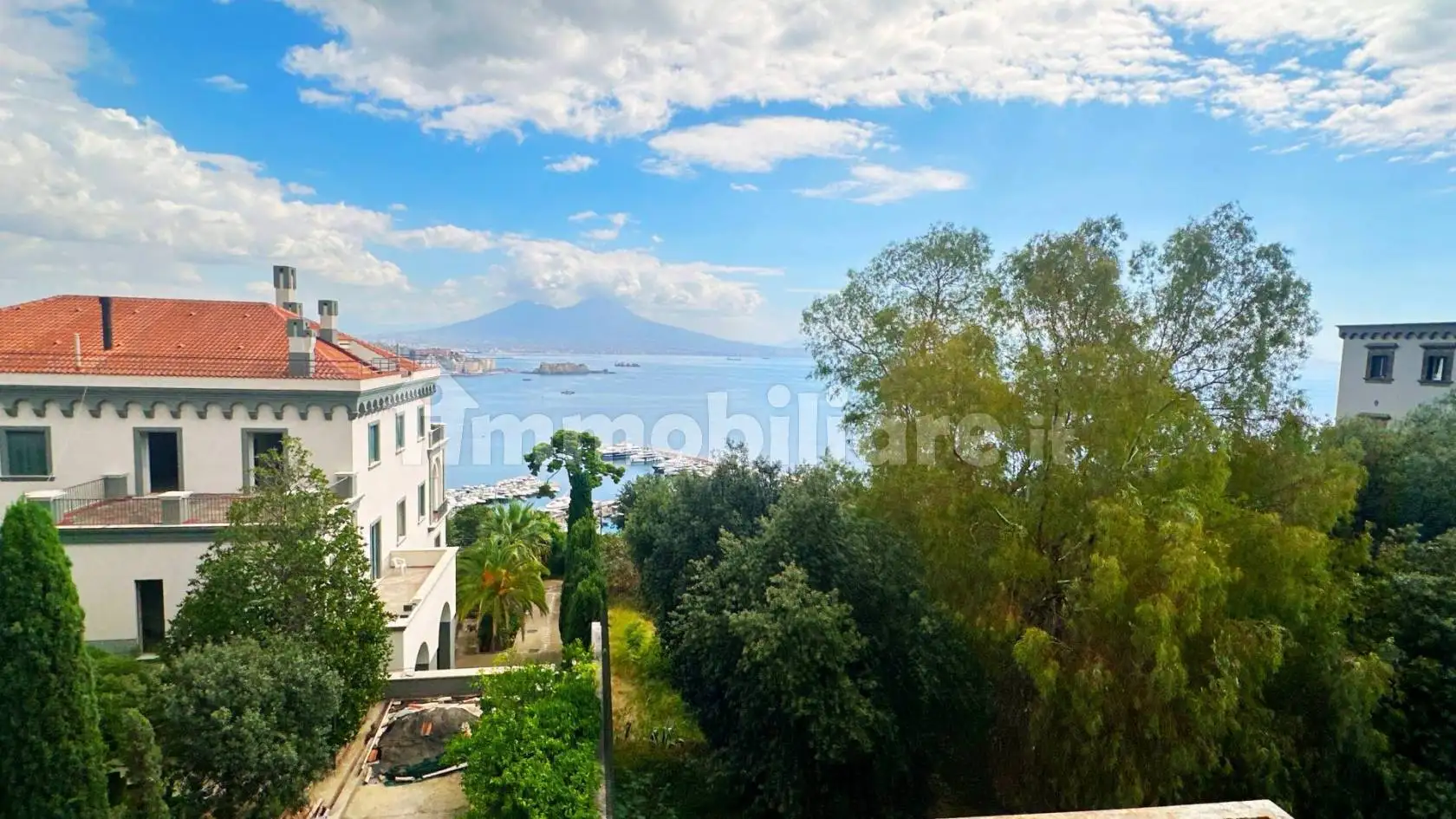 Appartamento in vendita a Napoli