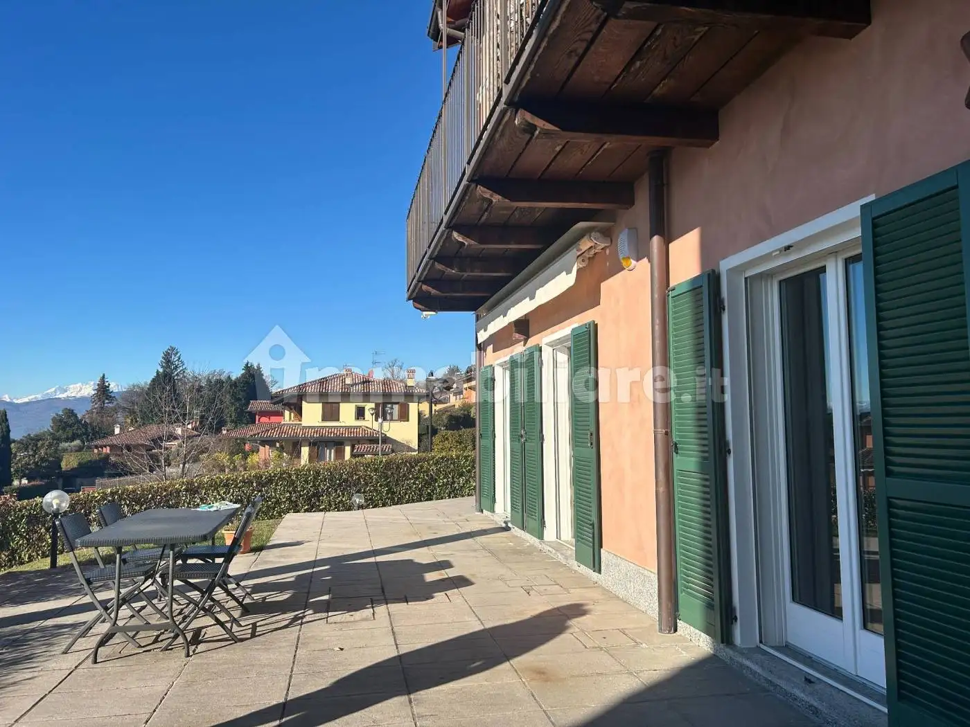 Appartamento in affitto a Comerio