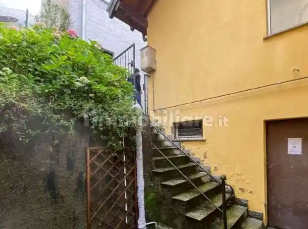 Appartamento all'asta frazione Orascio, Maccagno con Pino e Veddasca - foto 2