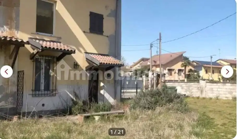 Villa in asta a Castelnovetto